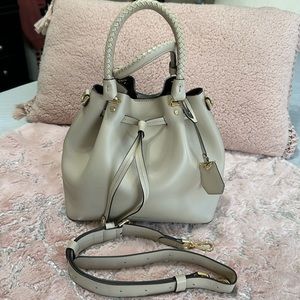 Micheal kors bucket